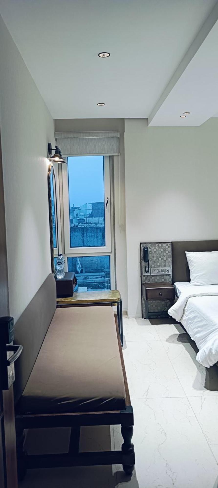Hotel Hari Om Residency 800 Meters From Ram Mandir Ayodhya Zewnętrze zdjęcie