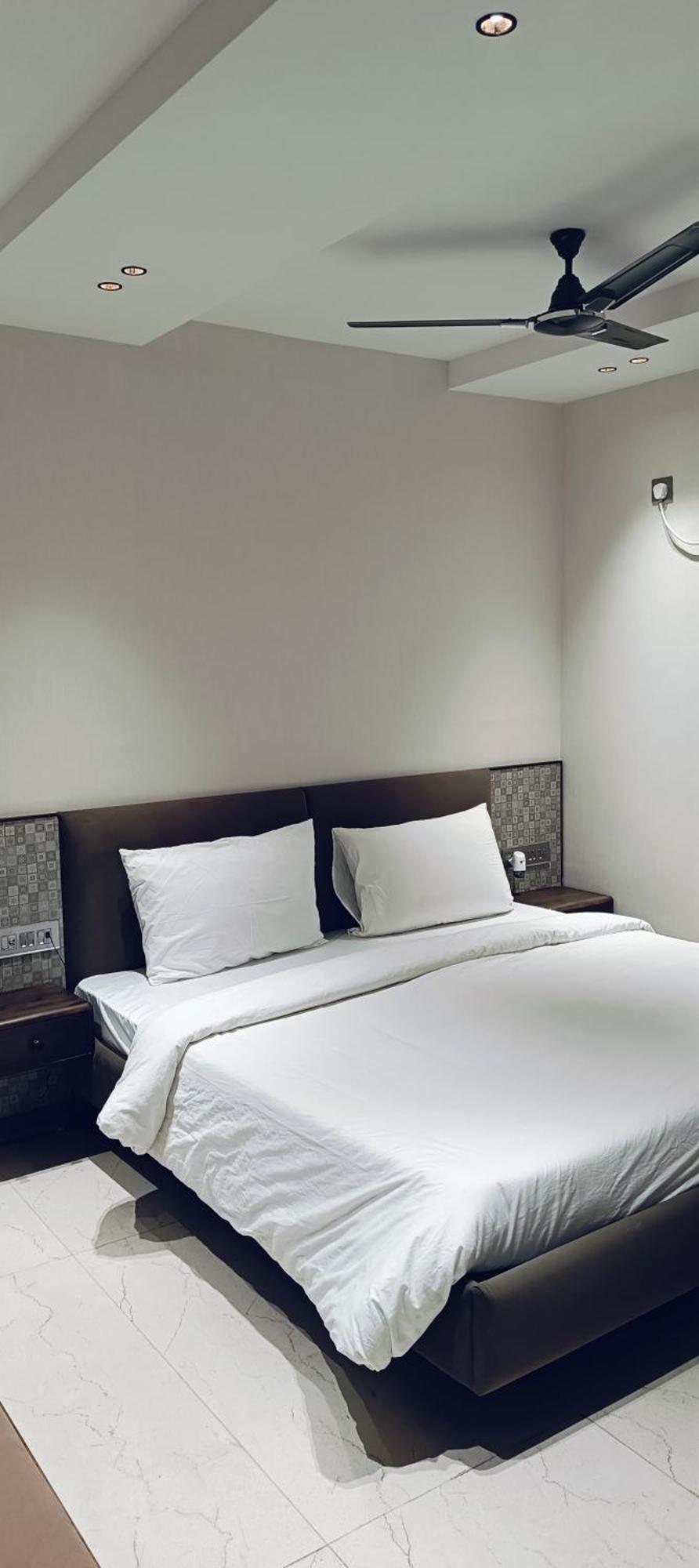 Hotel Hari Om Residency 800 Meters From Ram Mandir Ayodhya Zewnętrze zdjęcie