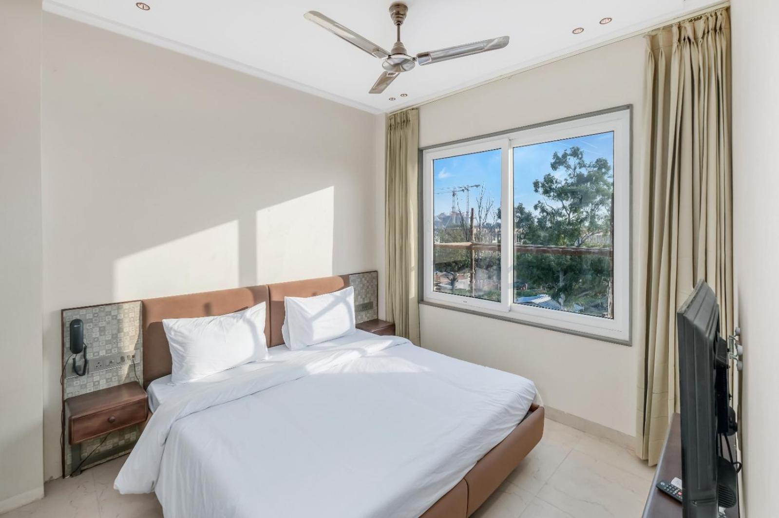 Hotel Hari Om Residency 800 Meters From Ram Mandir Ayodhya Zewnętrze zdjęcie