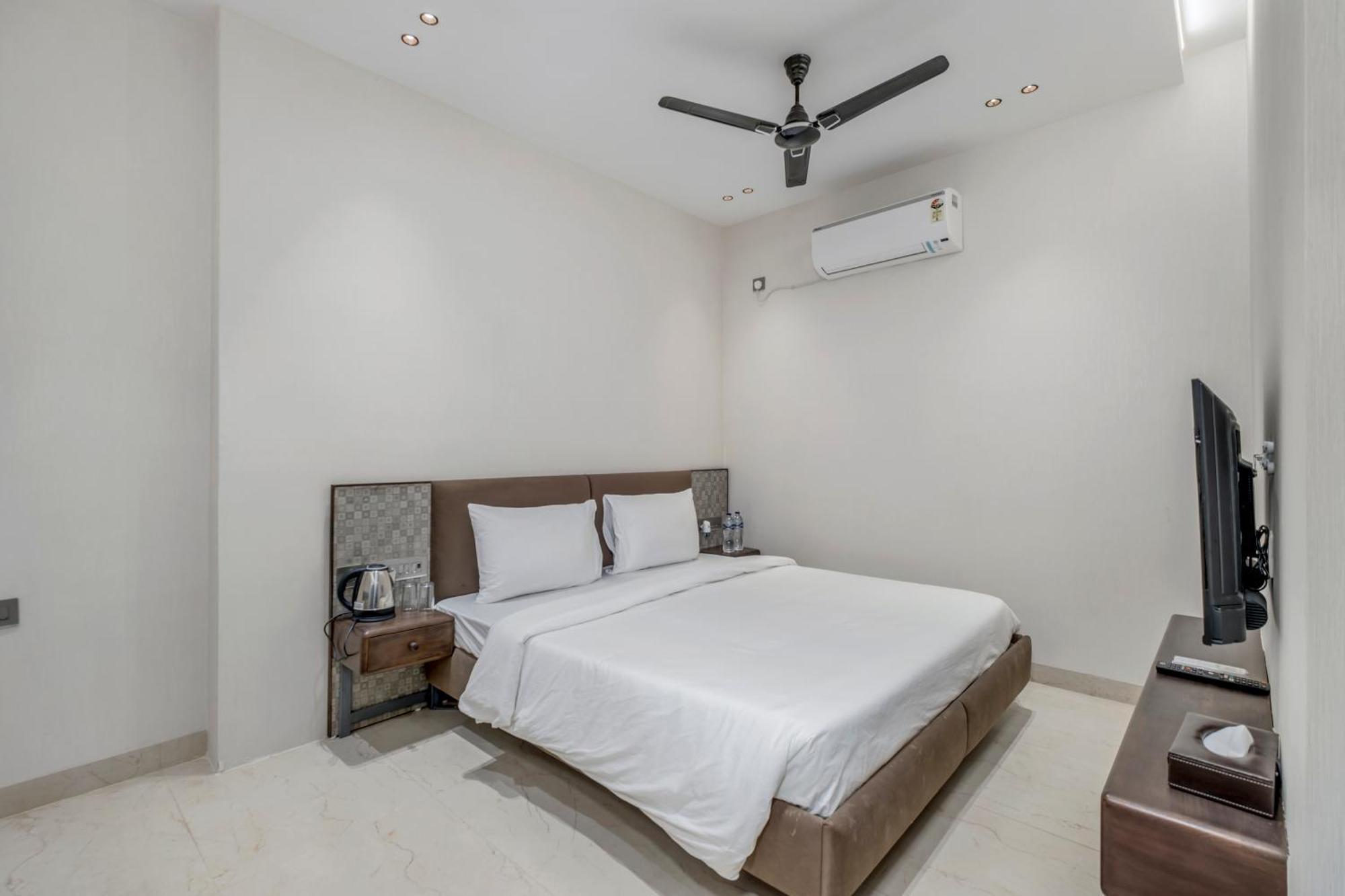 Hotel Hari Om Residency 800 Meters From Ram Mandir Ayodhya Zewnętrze zdjęcie